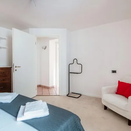Apartment La Casa Nel Giardino - By Myhomeincomo *